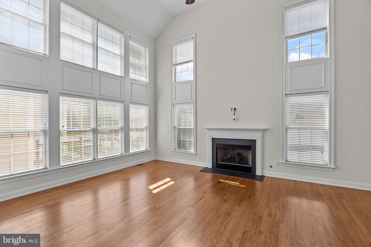 3541 Reading Way photo 9
