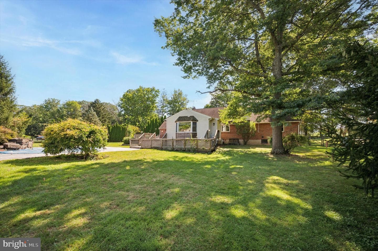 330 Chestnut Lane photo 21