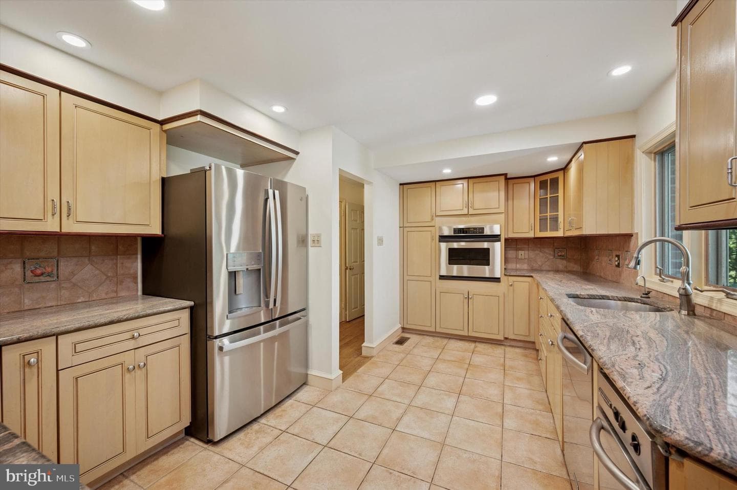 330 Chestnut Lane photo 9