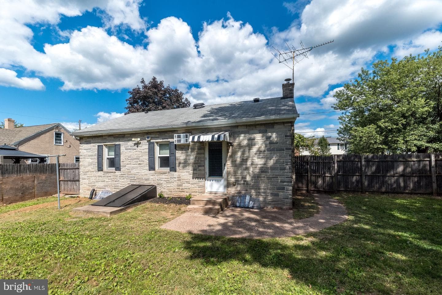 509 Jackson Street photo 12