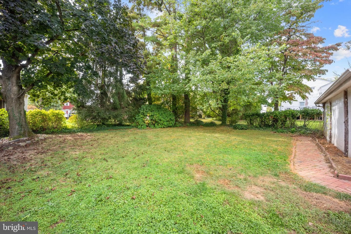 906 Maple Avenue photo 32
