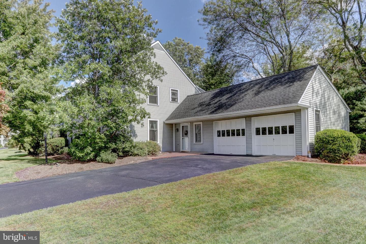 633 Conestoga Lane photo 3