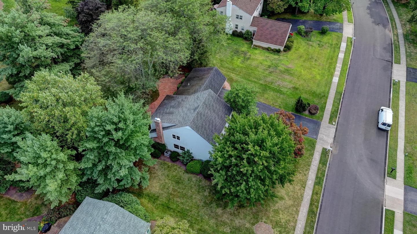 633 Conestoga Lane photo 41