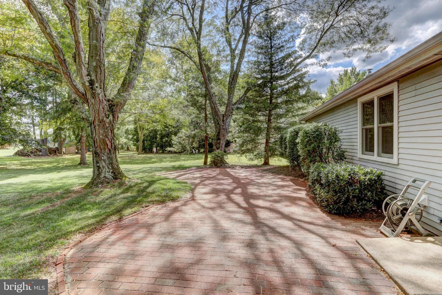 633 Conestoga Lane photo 7