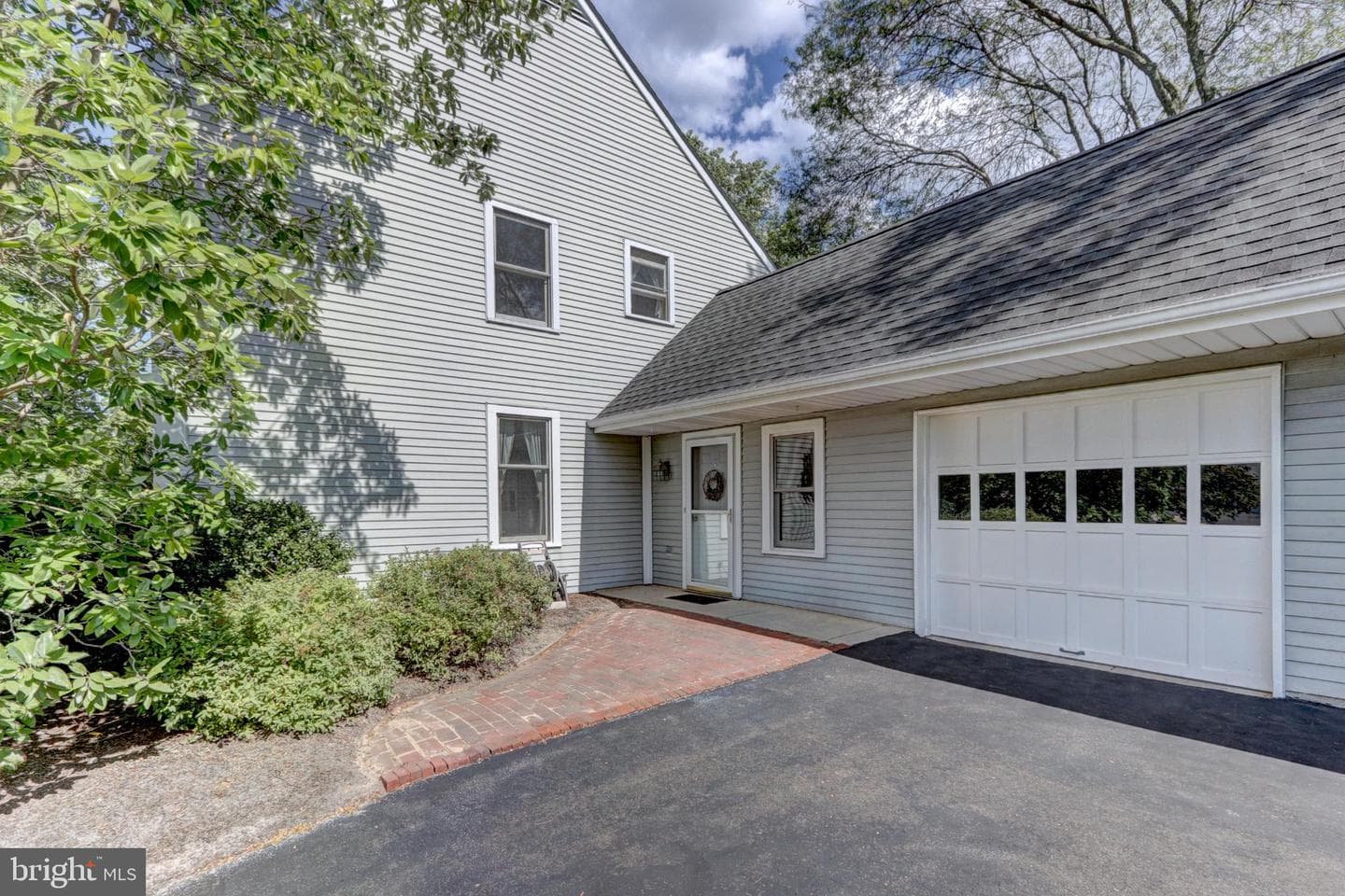 633 Conestoga Lane photo 9