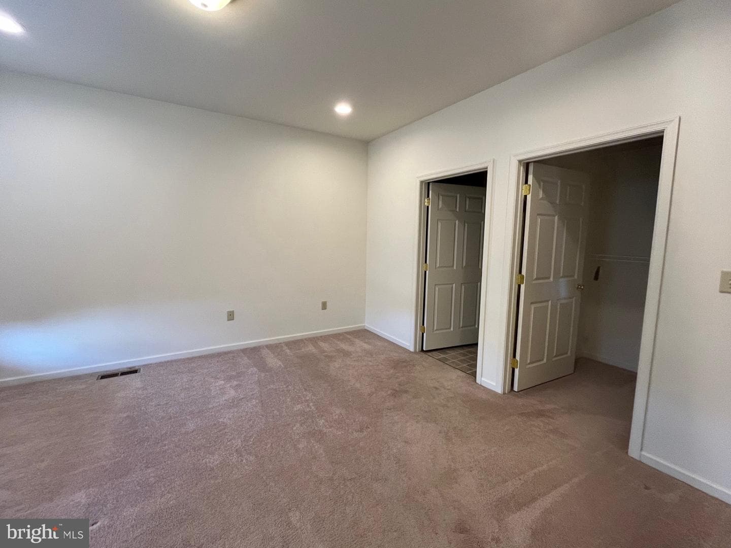 2135 Hidden Meadows Avenue photo 9