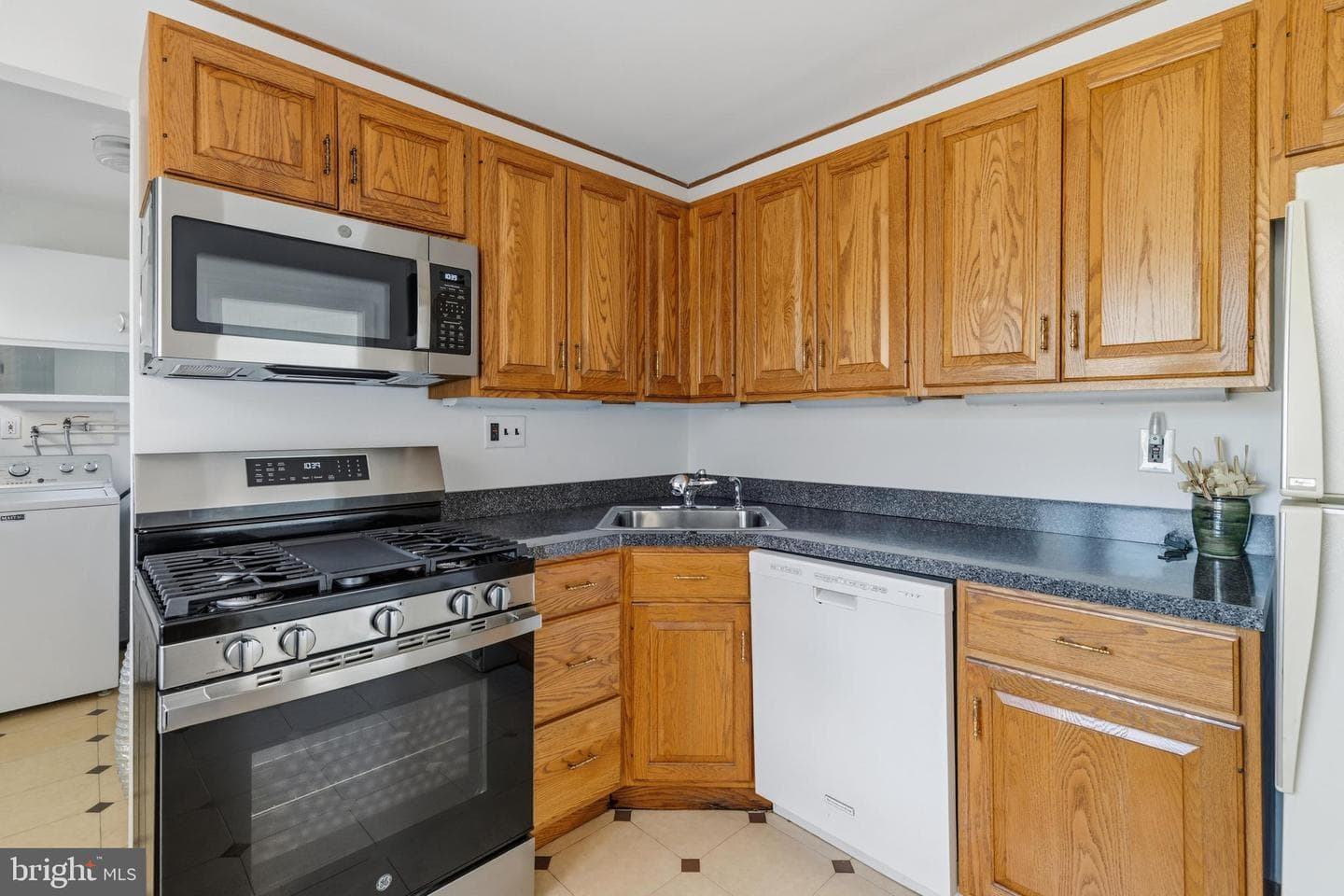 1054 Marie Road photo 13