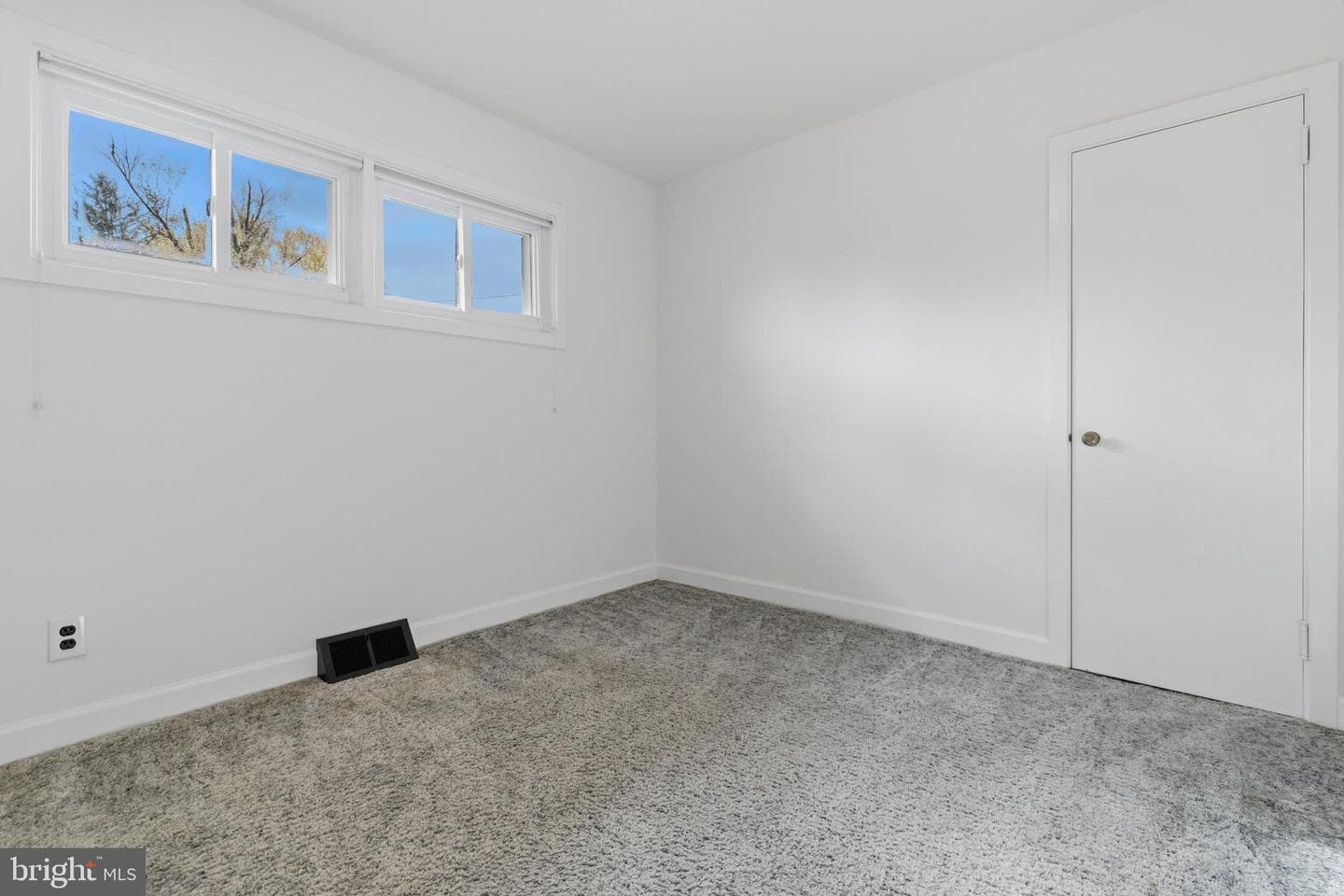 1054 Marie Road photo 17