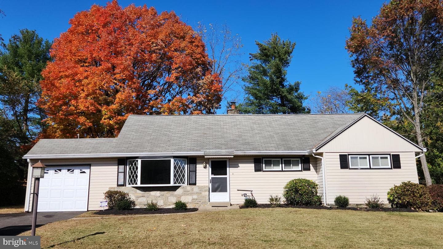 1054 Marie Road photo 2