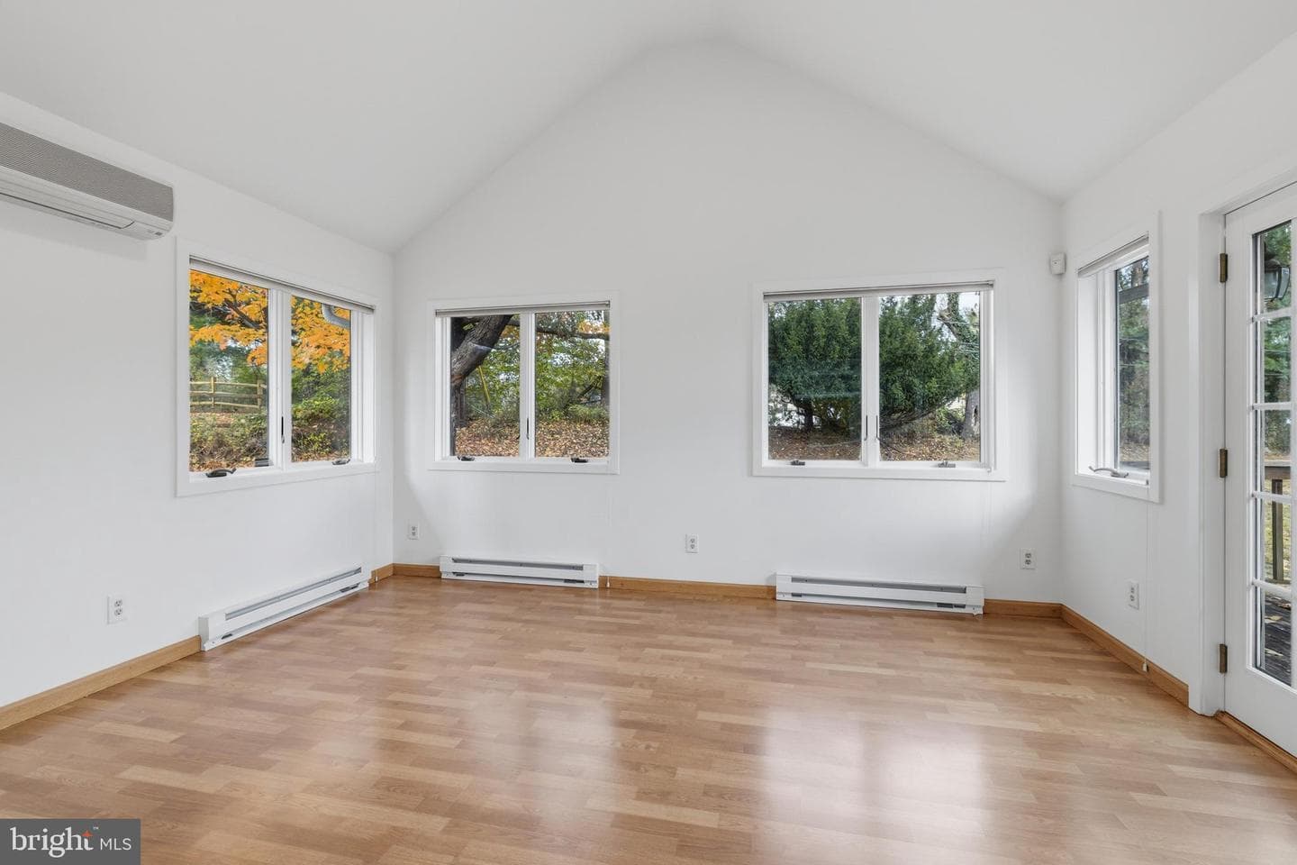 1054 Marie Road photo 9
