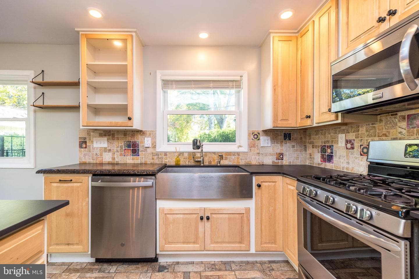 204 Letitia Lane photo 10