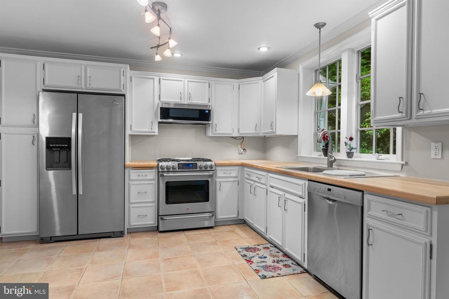 8316 Jenkintown Road photo 24
