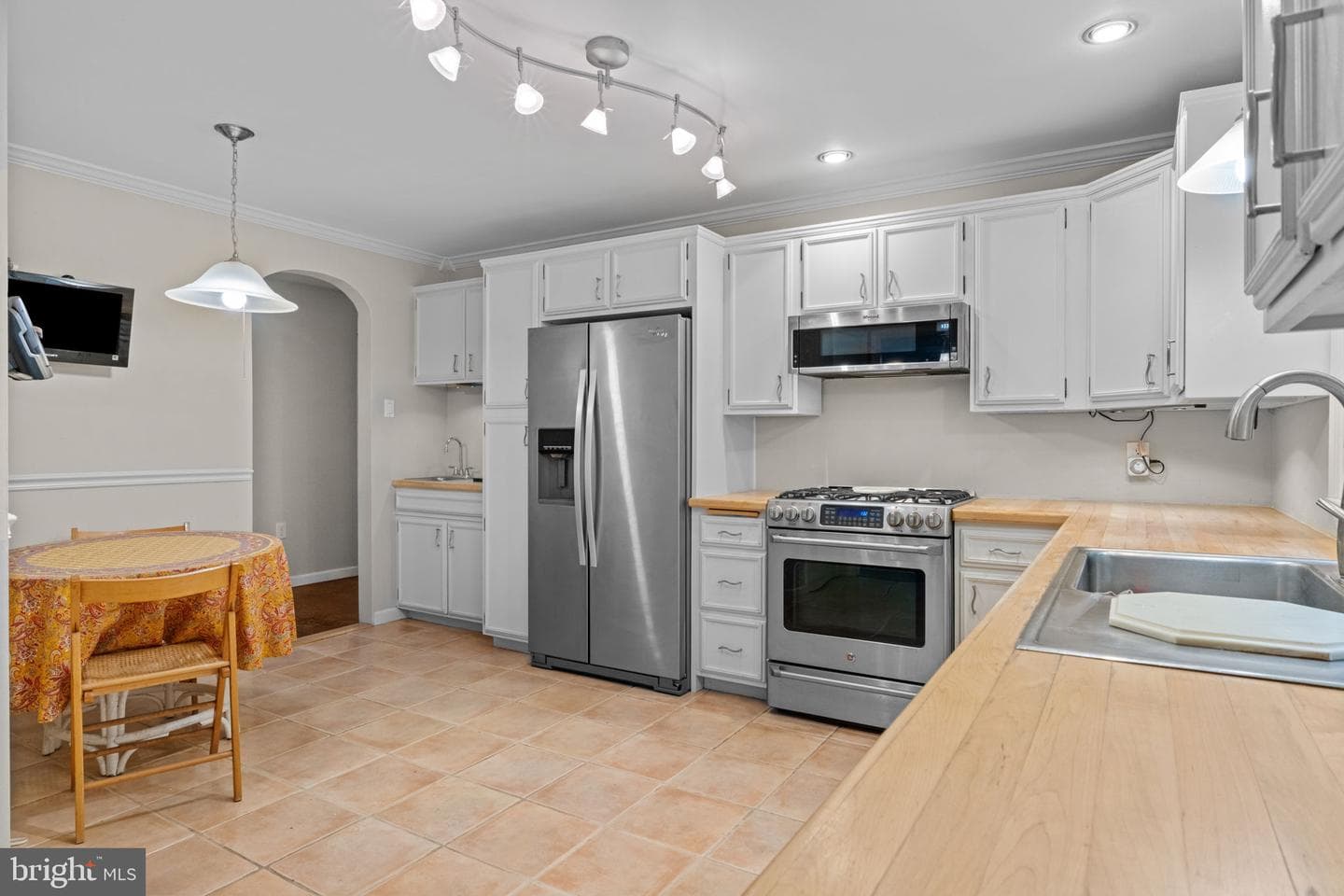 8316 Jenkintown Road photo 25