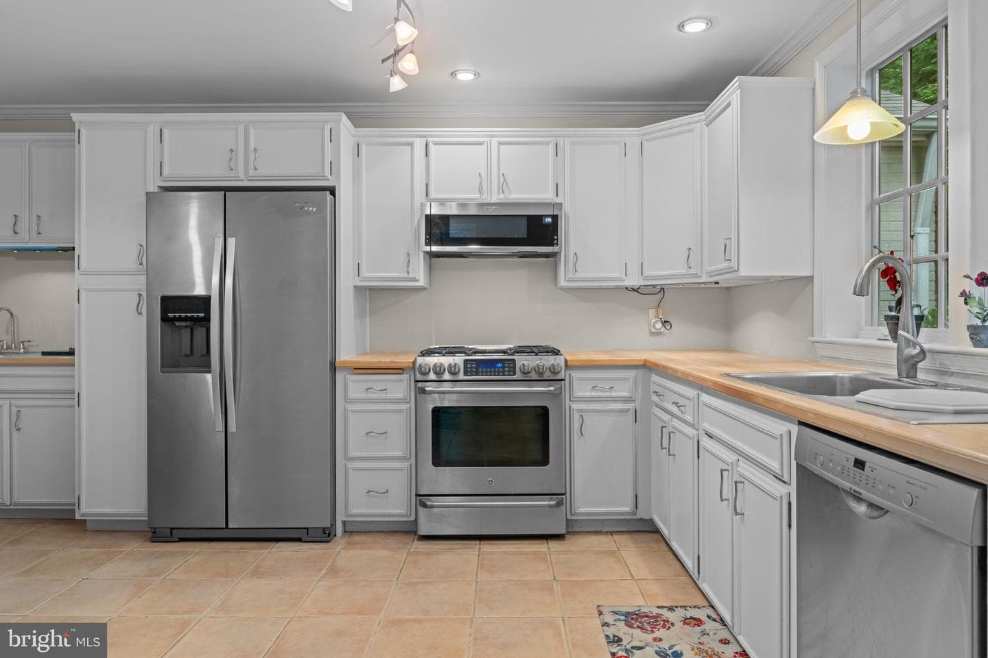 8316 Jenkintown Road photo 29