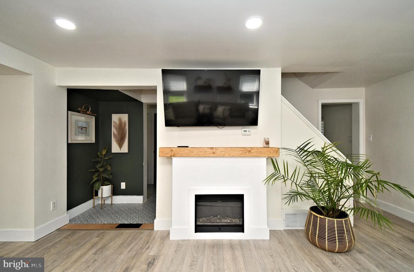 231 Montgomery Avenue photo 10