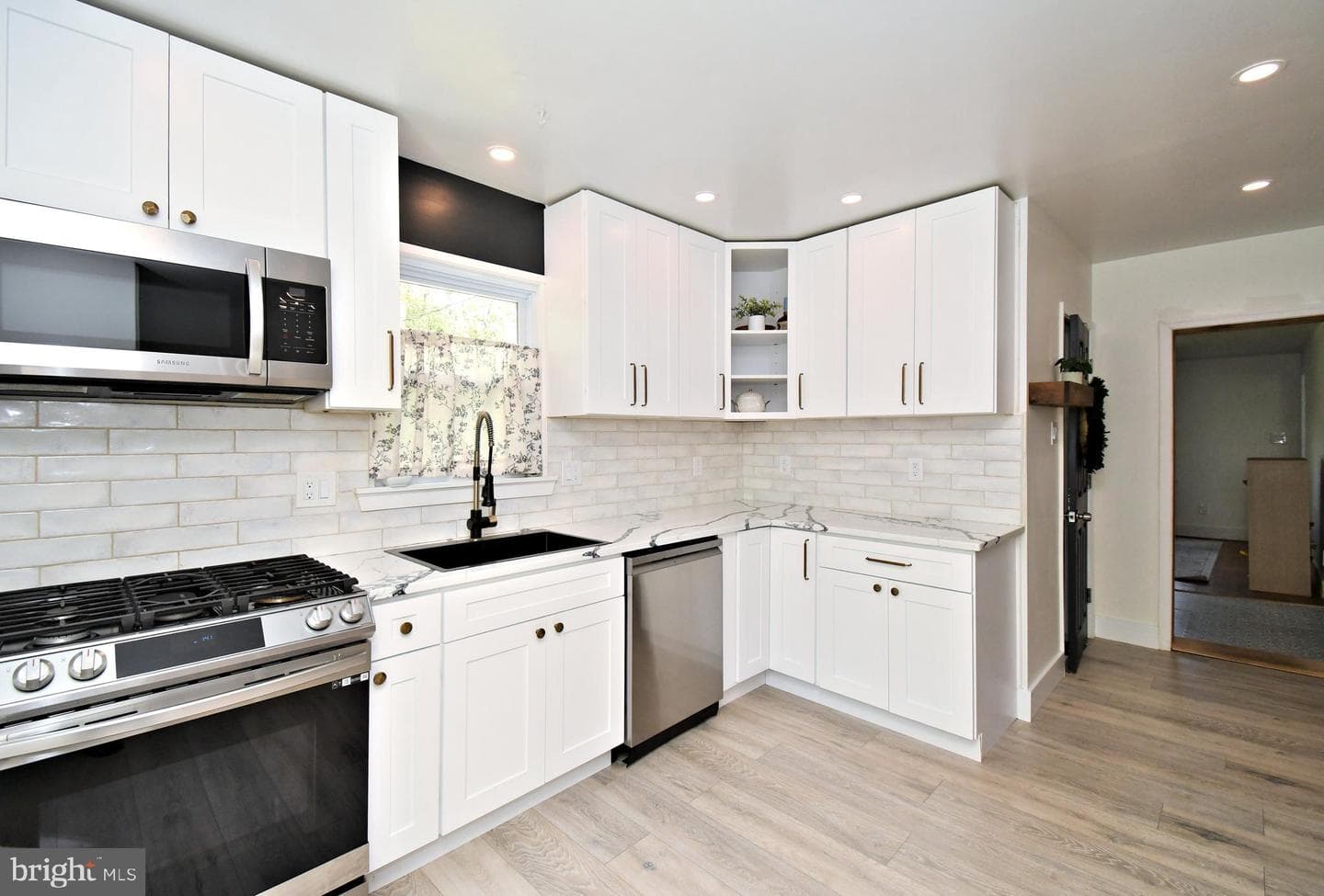 231 Montgomery Avenue photo 20