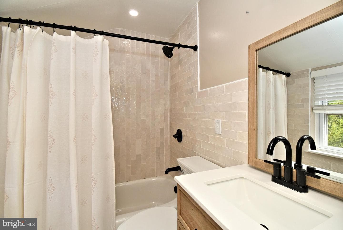 231 Montgomery Avenue photo 36