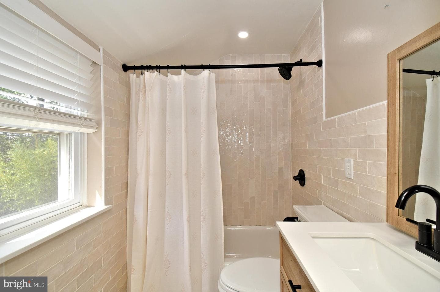 231 Montgomery Avenue photo 37
