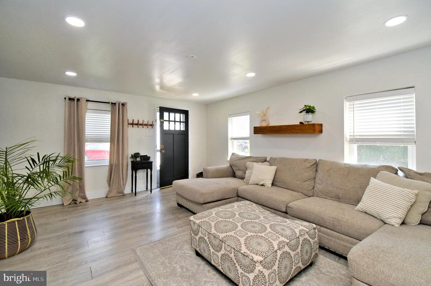 231 Montgomery Avenue photo 8