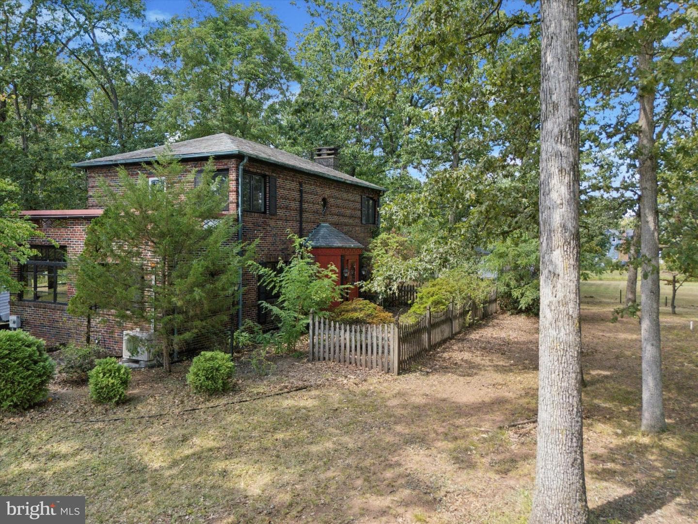 231 Bridge Street photo 2