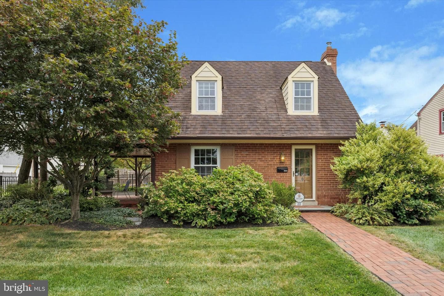 300 Lorraine Avenue photo 1