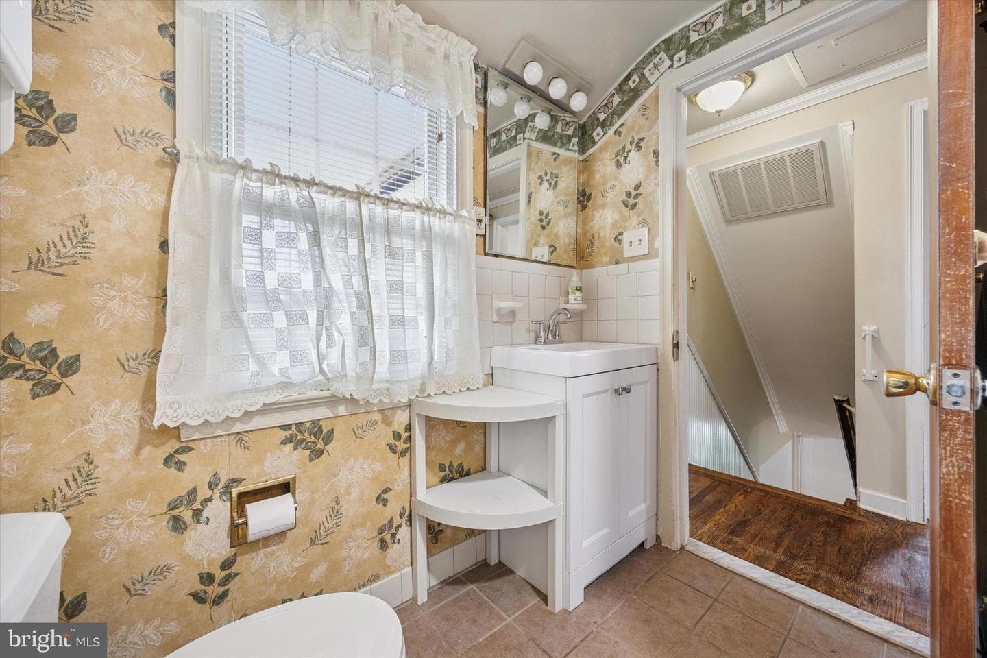 300 Lorraine Avenue photo 10