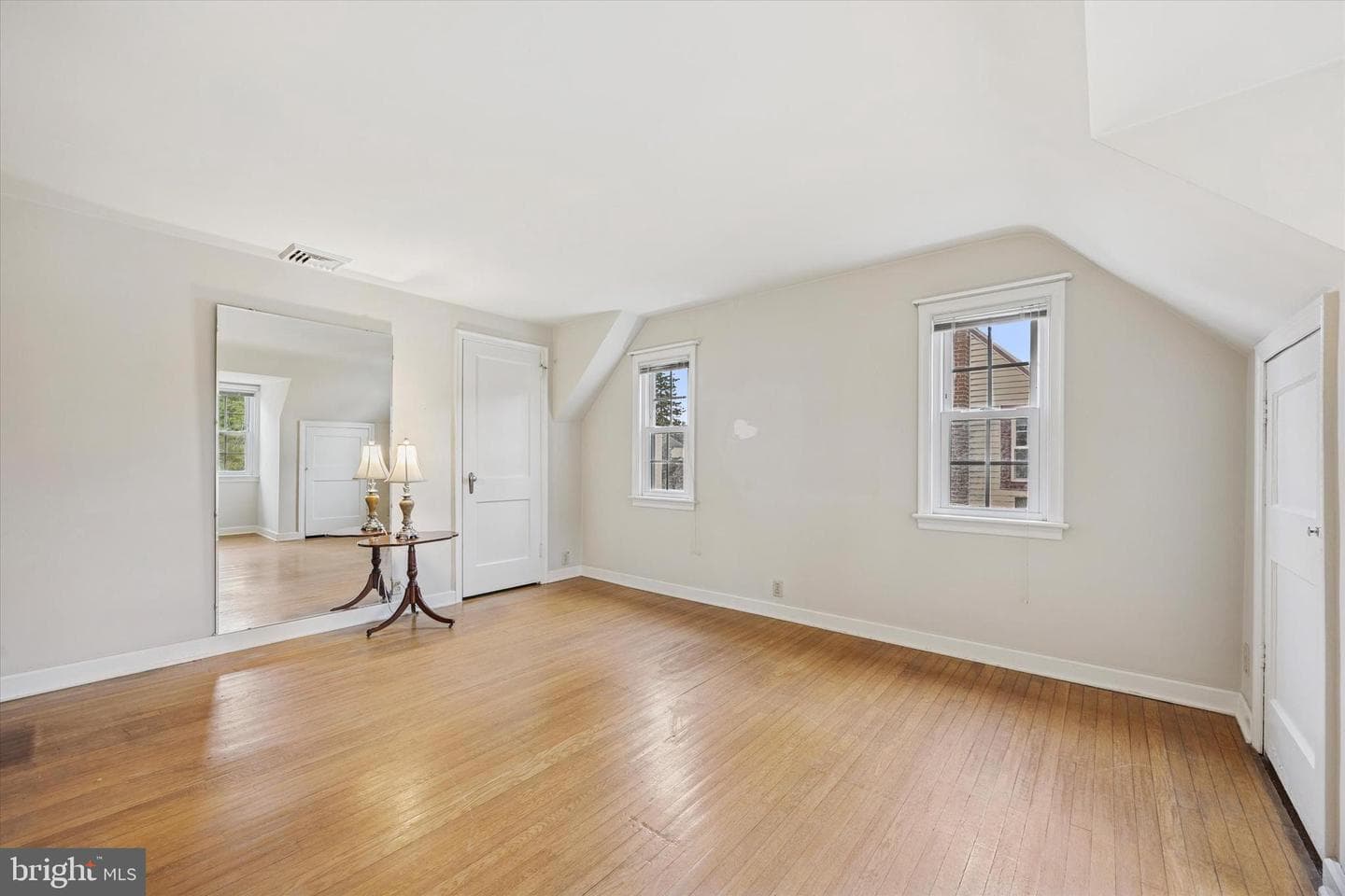300 Lorraine Avenue photo 3