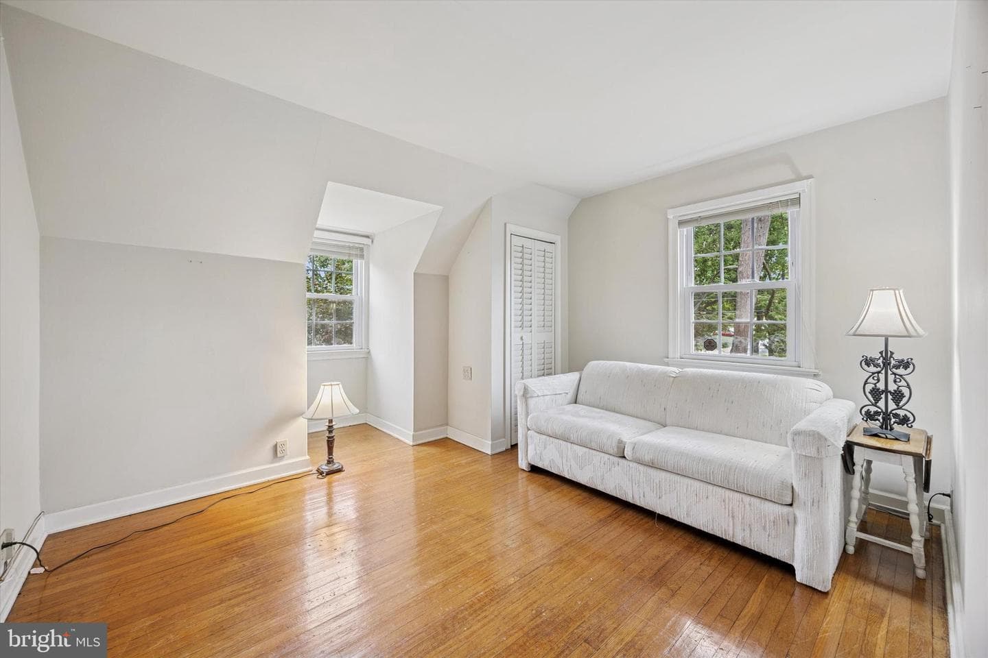 300 Lorraine Avenue photo 4
