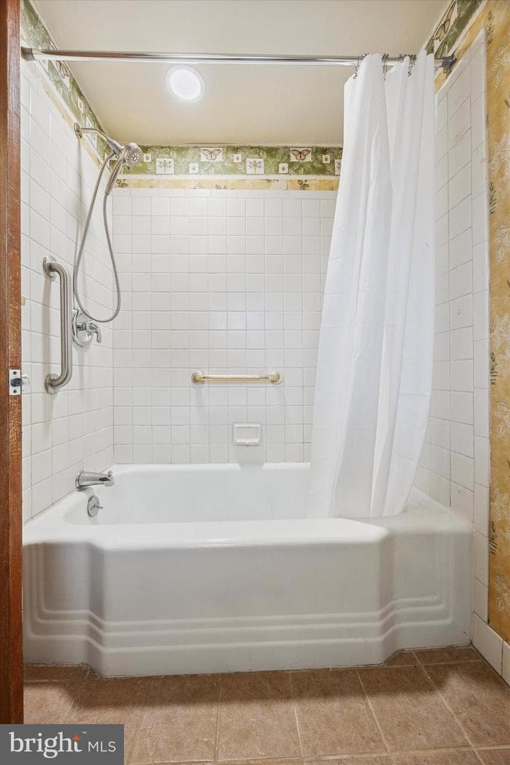 300 Lorraine Avenue photo 9