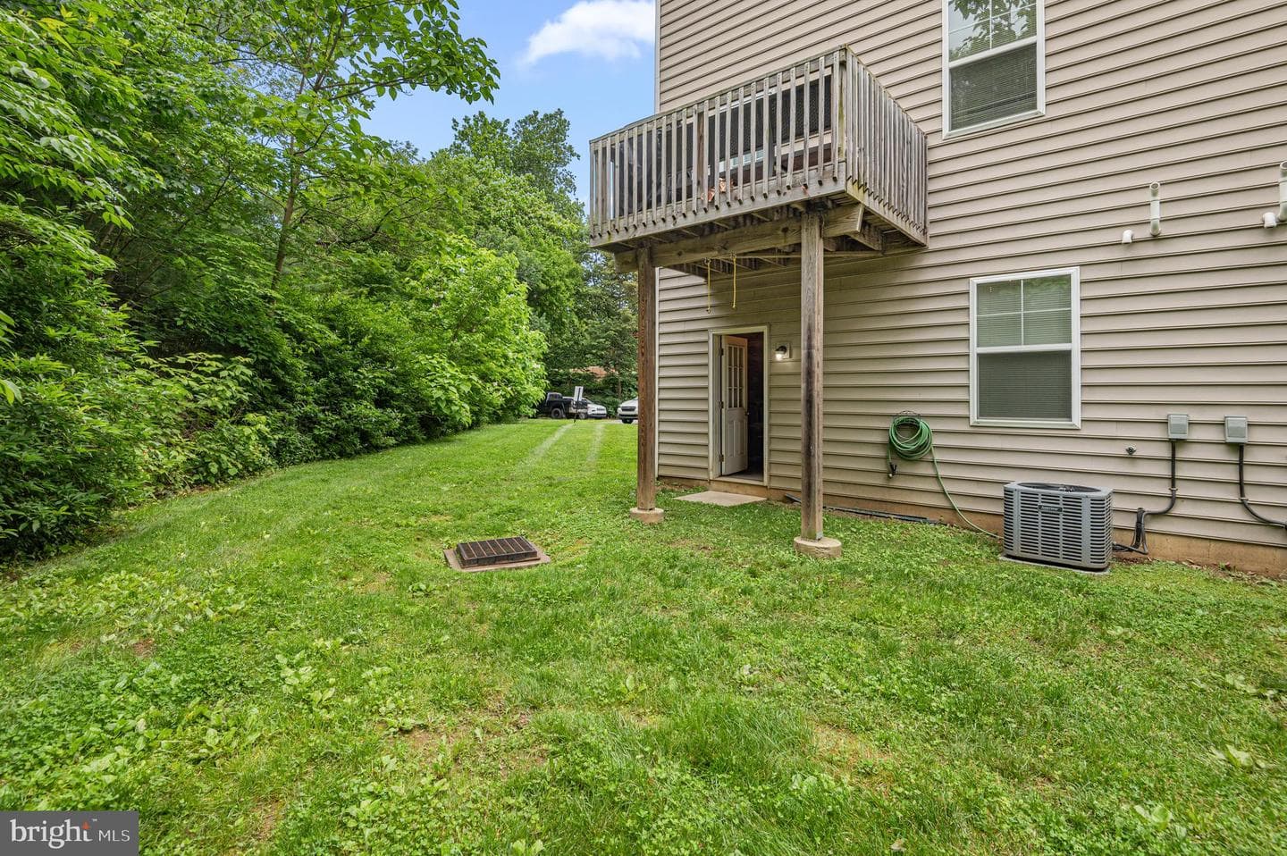 607 Apple Street photo 6