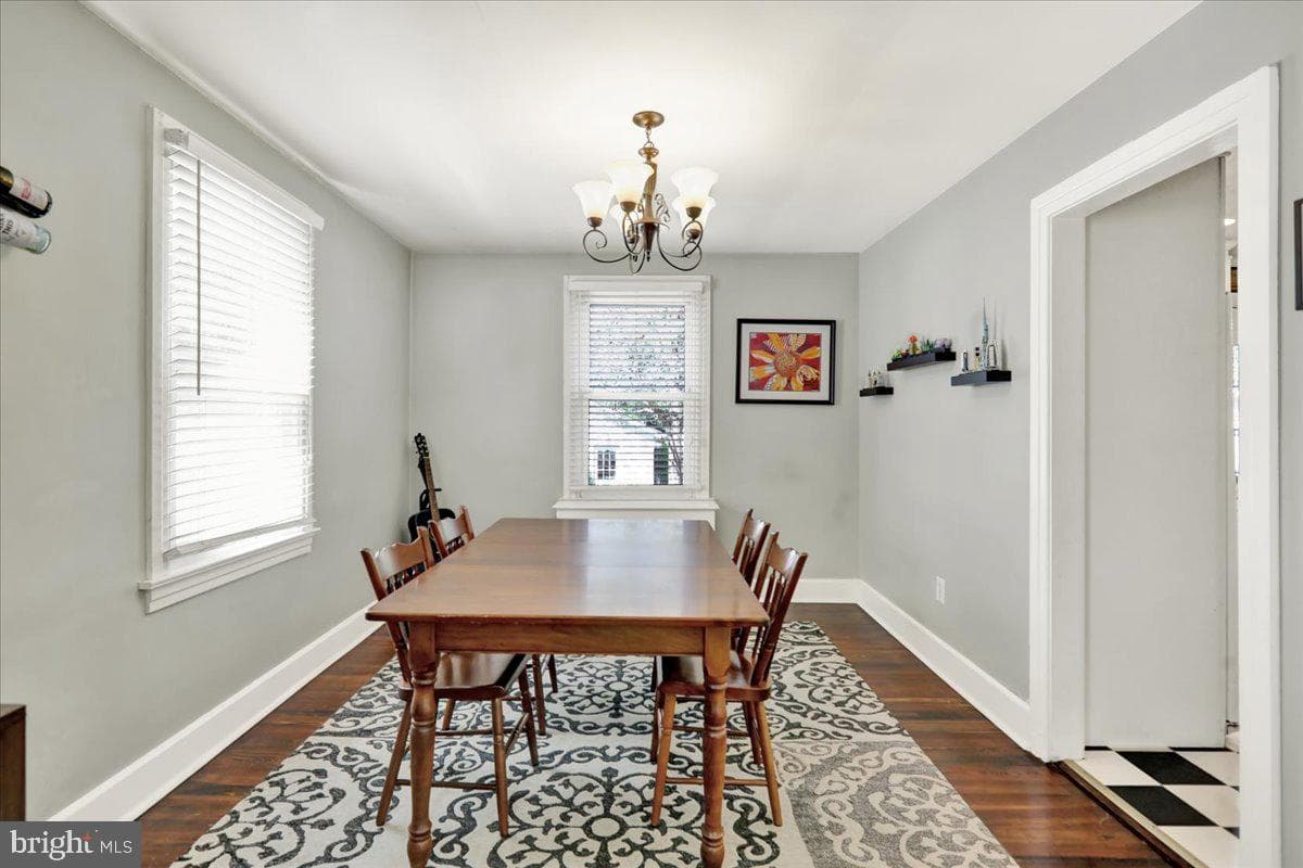 813 N Franklin Street photo 11