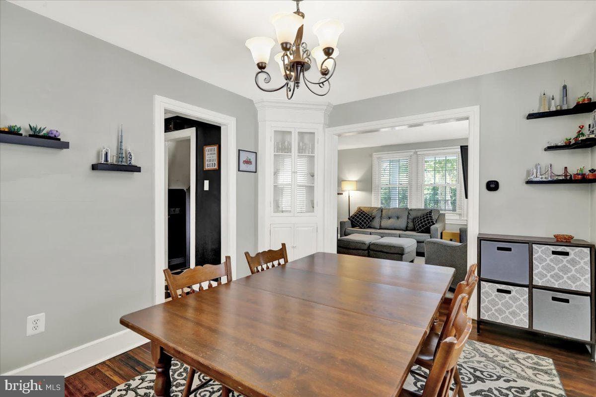 813 N Franklin Street photo 13