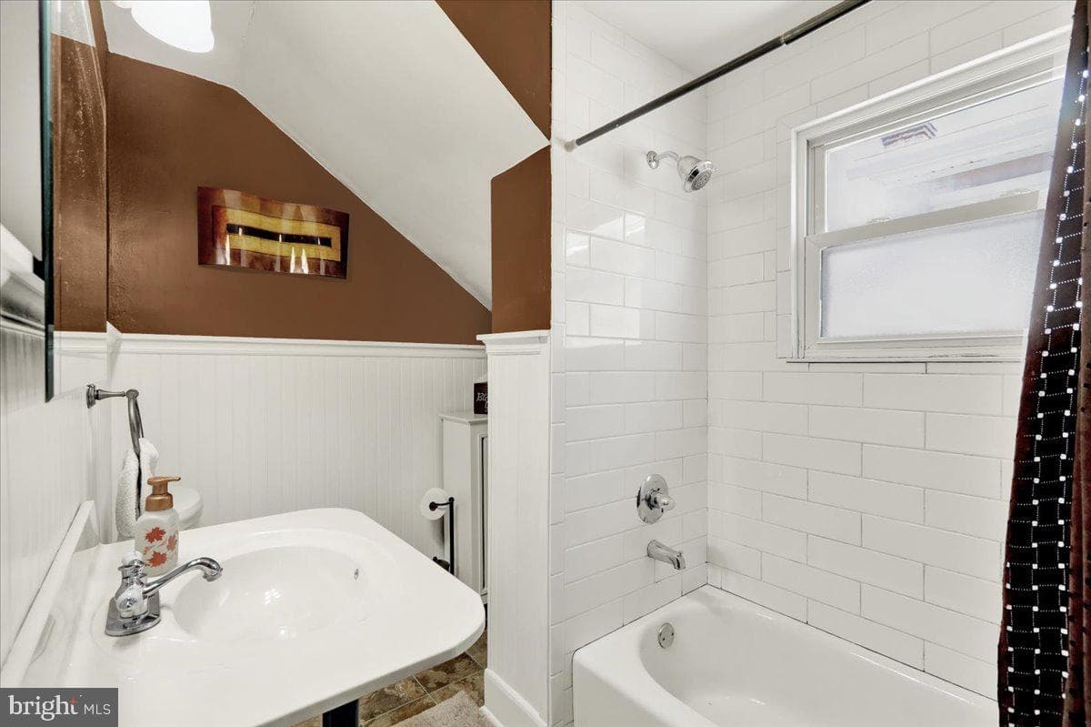 813 N Franklin Street photo 18