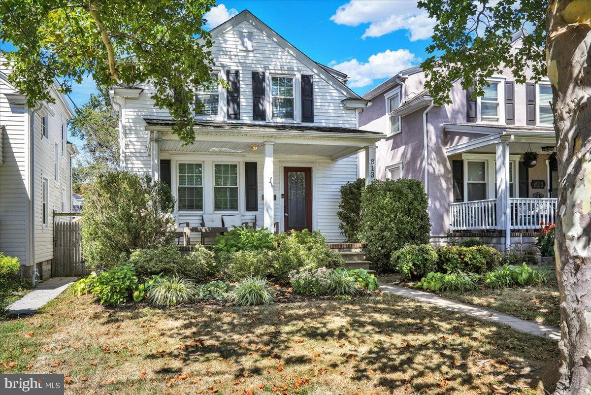 813 N Franklin Street photo 2