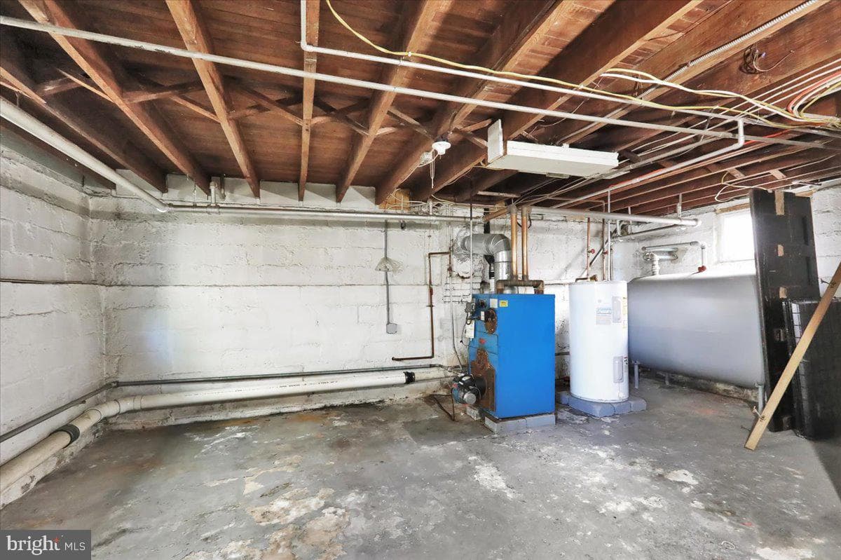 813 N Franklin Street photo 25