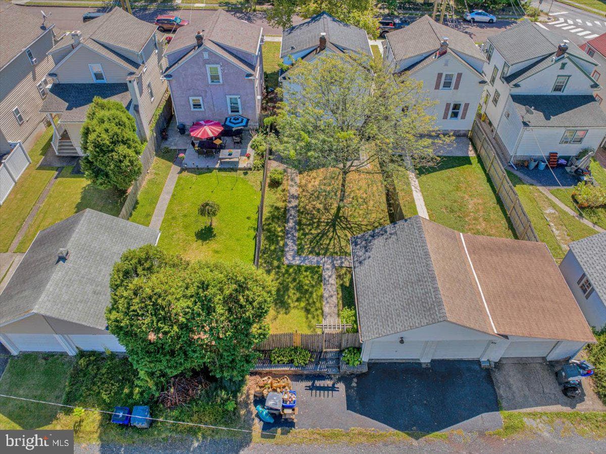 813 N Franklin Street photo 41