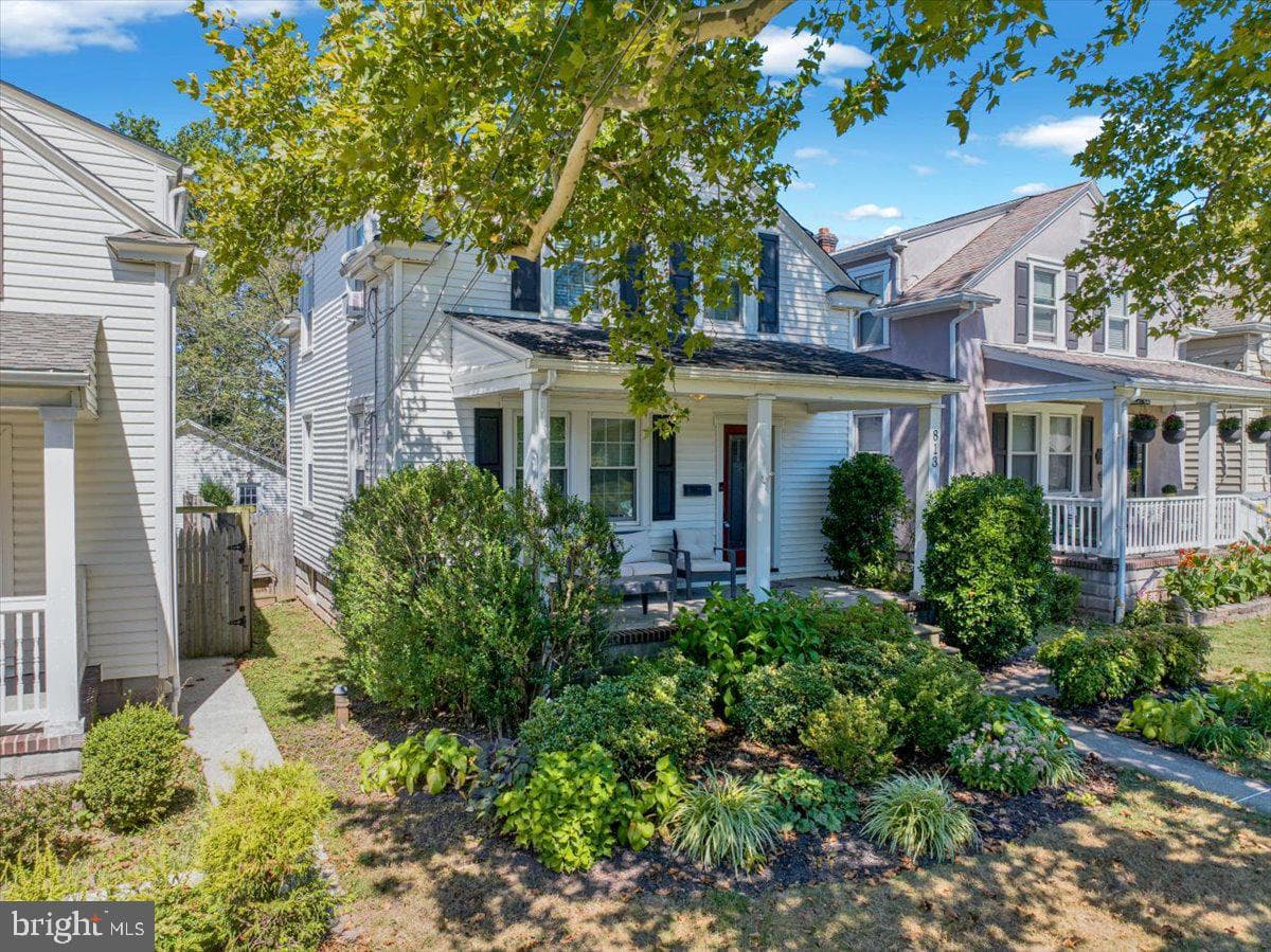 813 N Franklin Street photo 50