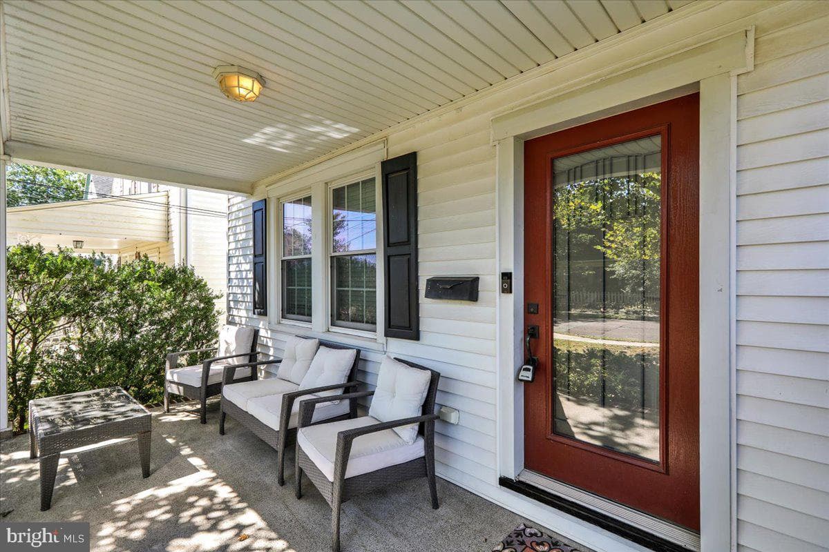 813 N Franklin Street photo 6
