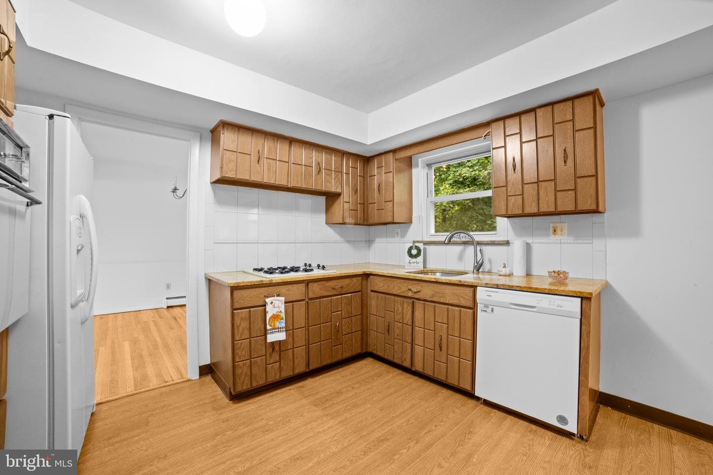 221 Belmont Avenue photo 11