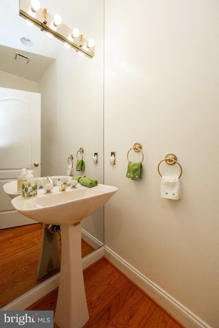 322 Saint Andrews Place photo 32