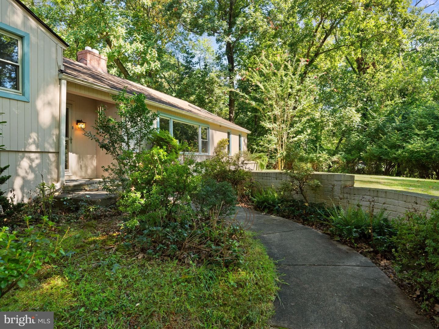 8232 Forrest Avenue photo 3