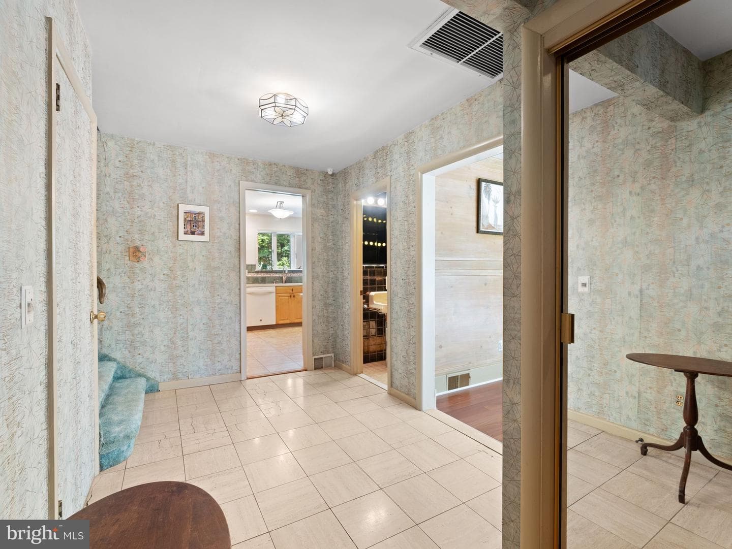 8232 Forrest Avenue photo 4
