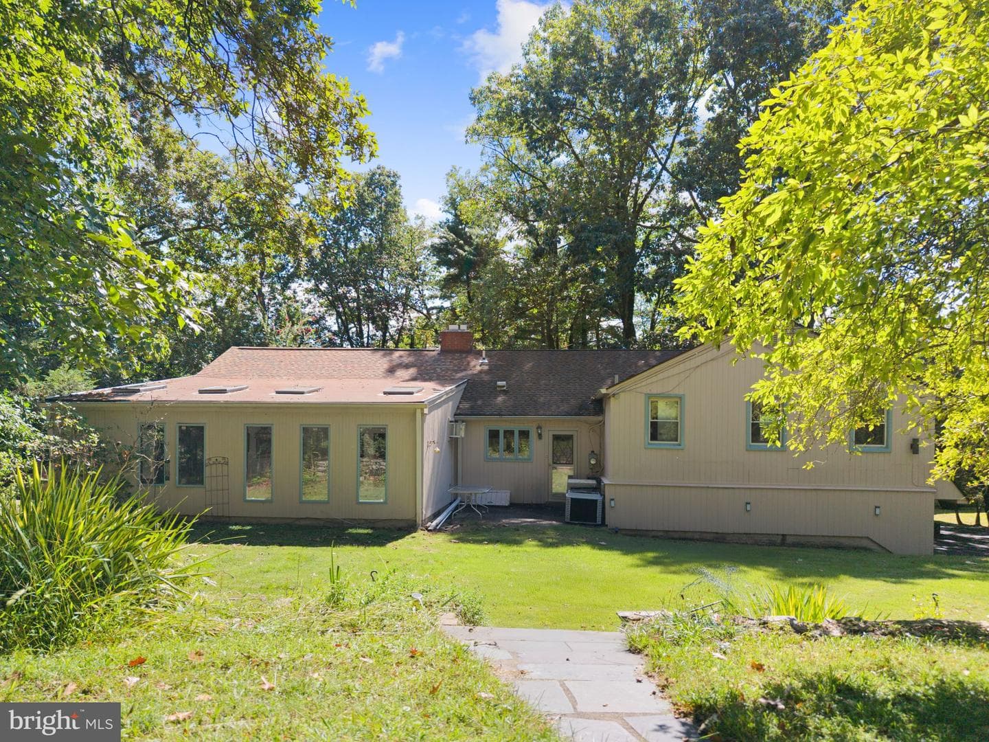 8232 Forrest Avenue photo 44