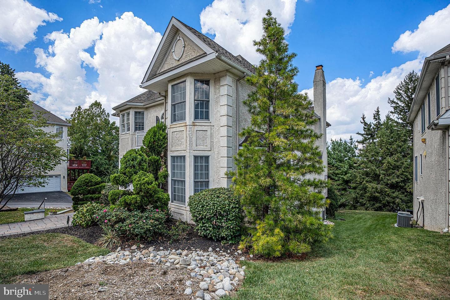 1018 Riverview Lane photo 2