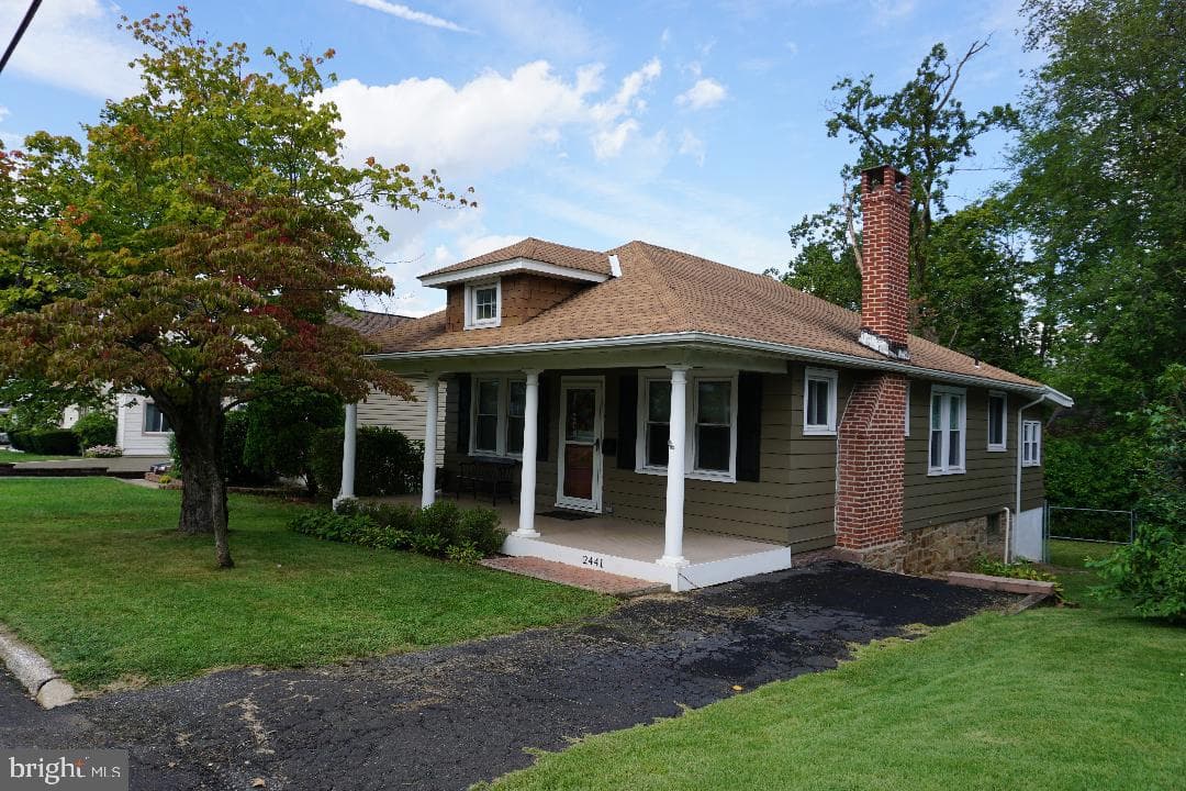 2441 Arlington Avenue photo 3