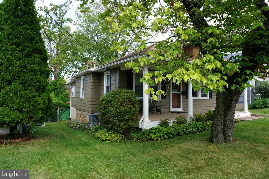 2441 Arlington Avenue photo 7