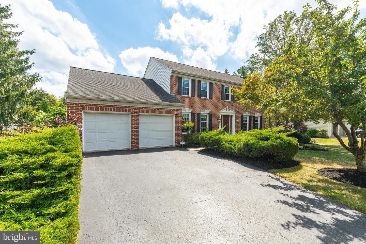121 Scarlet Drive photo 1