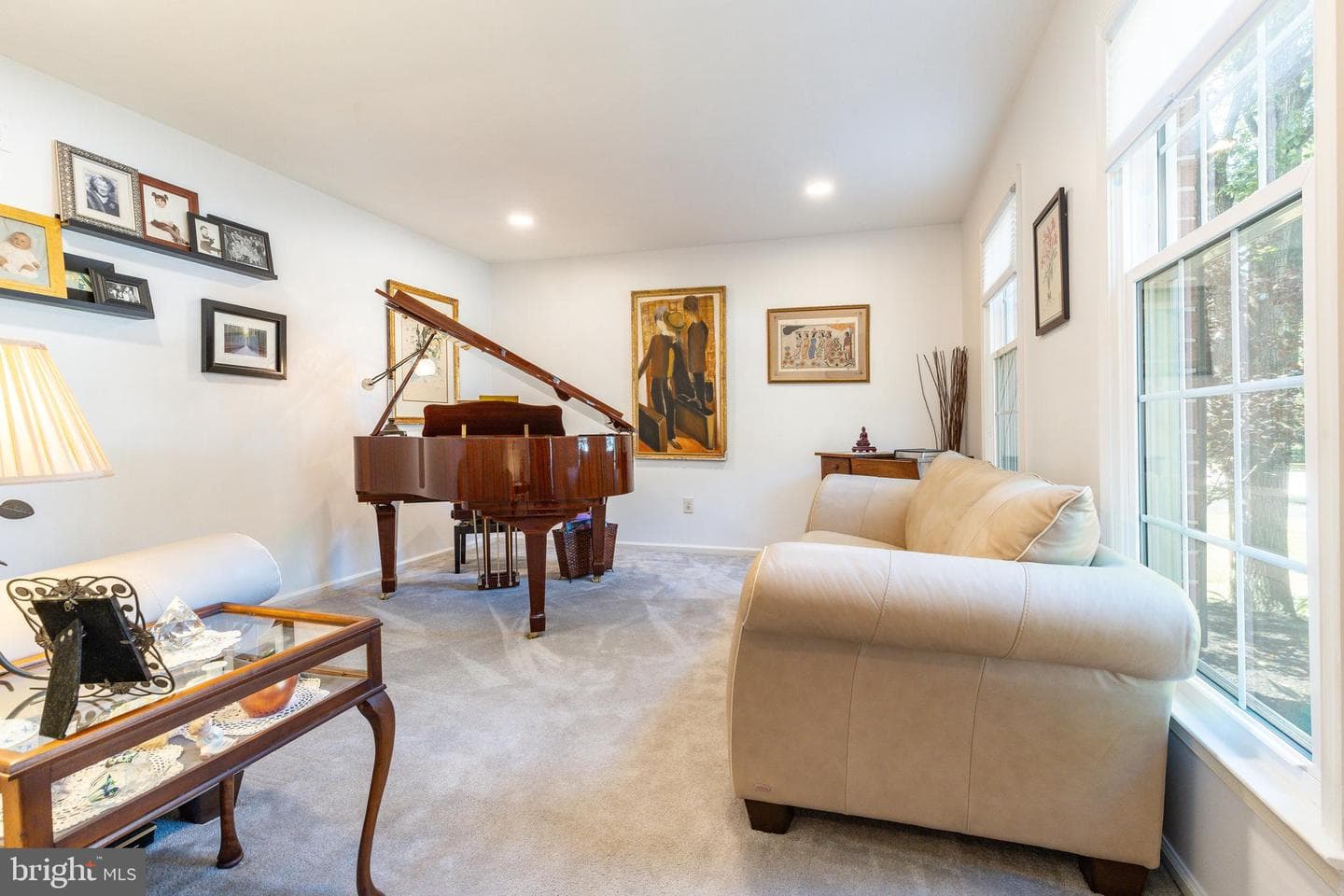 121 Scarlet Drive photo 4