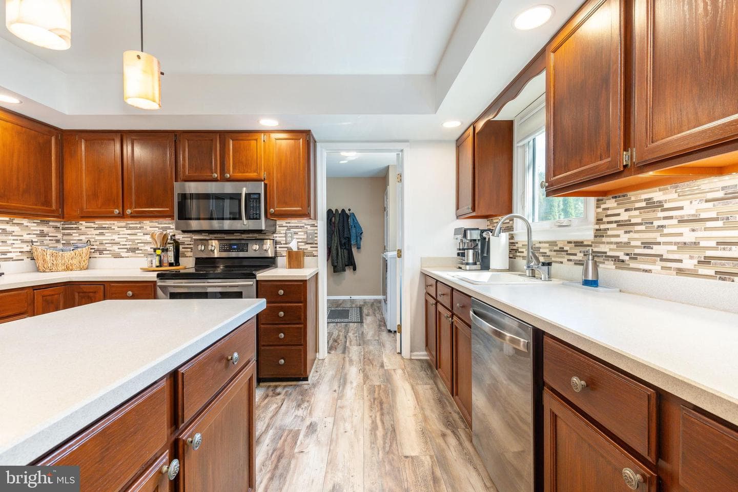 121 Scarlet Drive photo 6