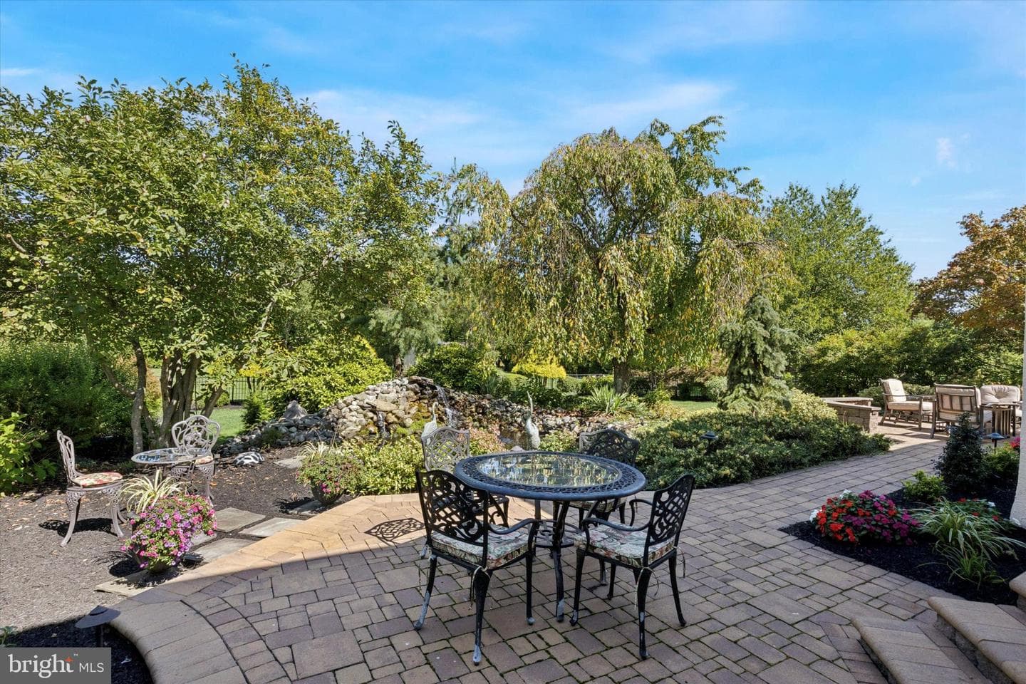 2587 Hillcrest Drive photo 38